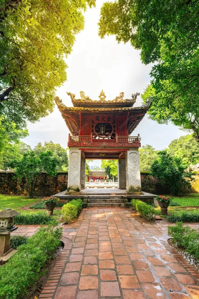 khue van cac 1